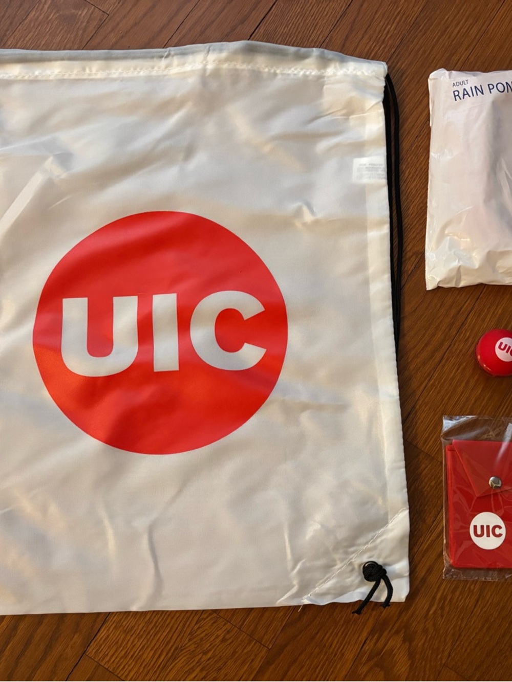 All new UIC (University of Illinois Chicago) Drawstring Bundle